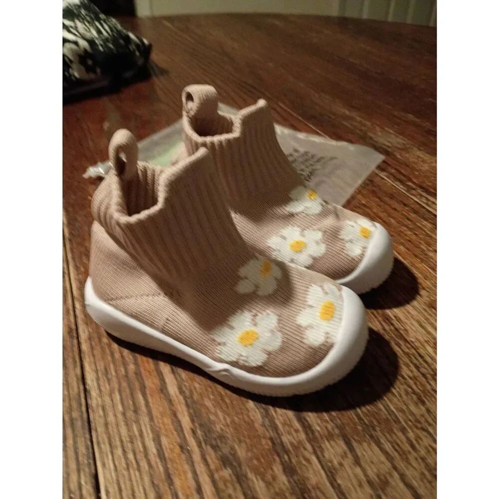New 12/18 Month Pink Yellow White Hard Sole Slip On Soft Knit Shoes